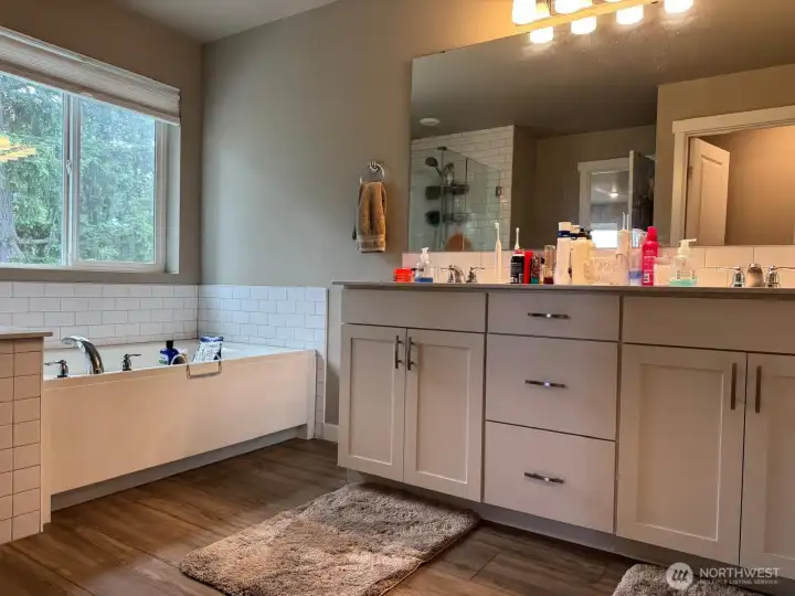 A bathroom like this makes getting ready in the morning so much easier! A bathroom like this makes getting ready in the morning so much easier!
