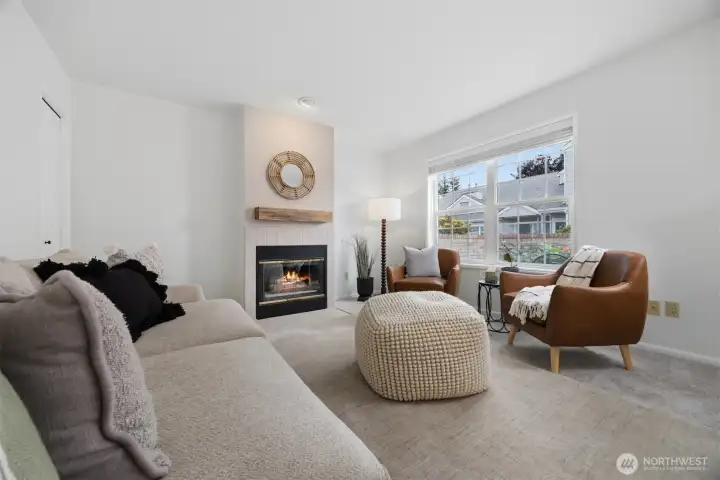 Lots of natural light with the end unit. Lots of natural light with the end unit.