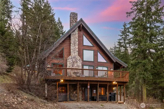 Absolutely the picturesque cabin everyone dreams of. The rustic flair makes this cabin unique & one of my favorite!