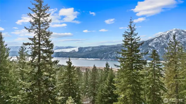 This home is just MINUTES to the Wish Poosh boat launch!