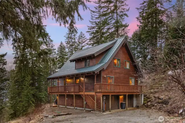This property has also served as a vacation rental and is all set up for the extra income if you so desired!