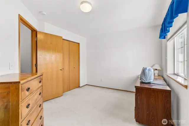 UPPER BEDROOM