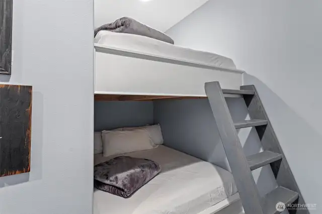 Queen sized bunkbeds fit perfectly.