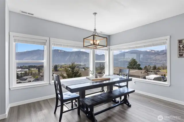 Dining area. Table for 8.