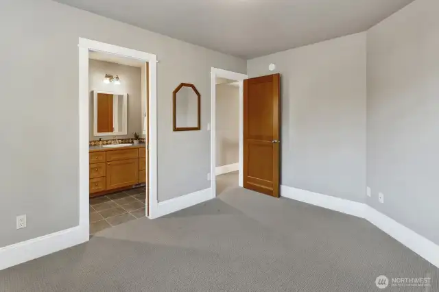 Looking the other way showing the access to the bathroom.