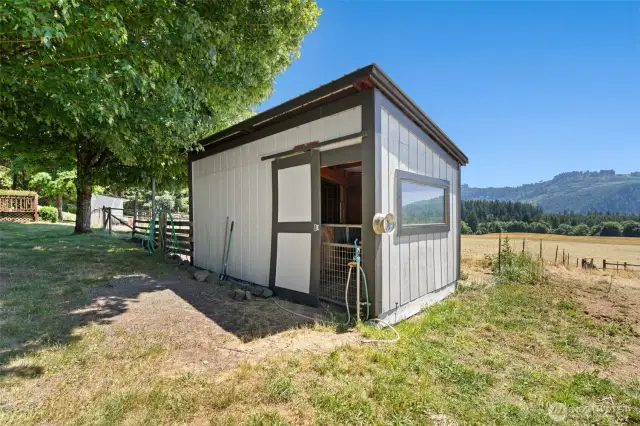 Horse stall/barn