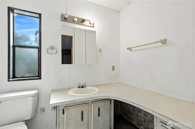 Primary bath
