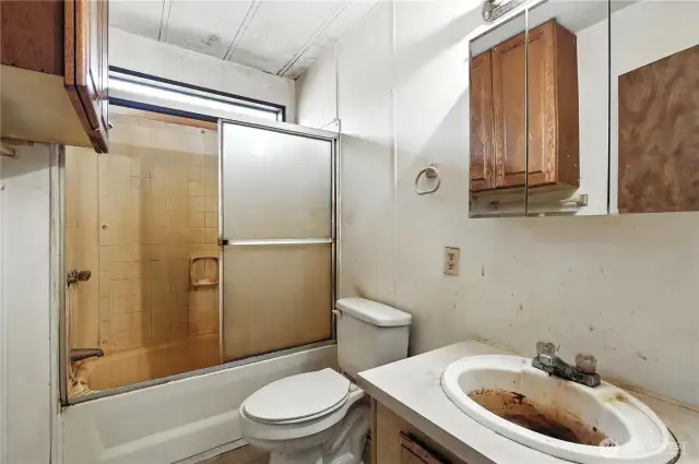 Main full bath