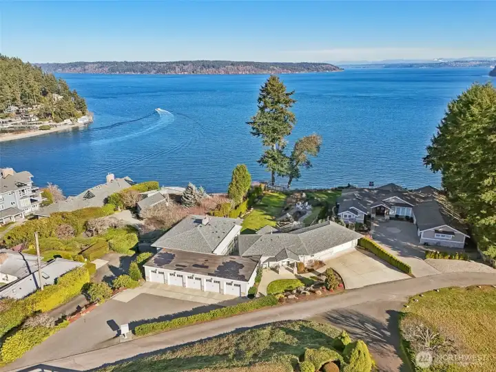 Only four condos in the community. This condo only has 2 steps . . . easiest access of all the condos from the parking to the home!