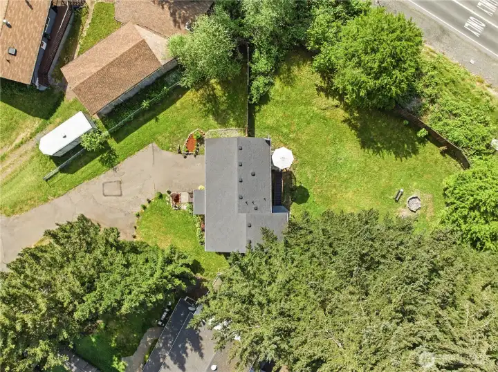 RV Parking & fully fenced yard