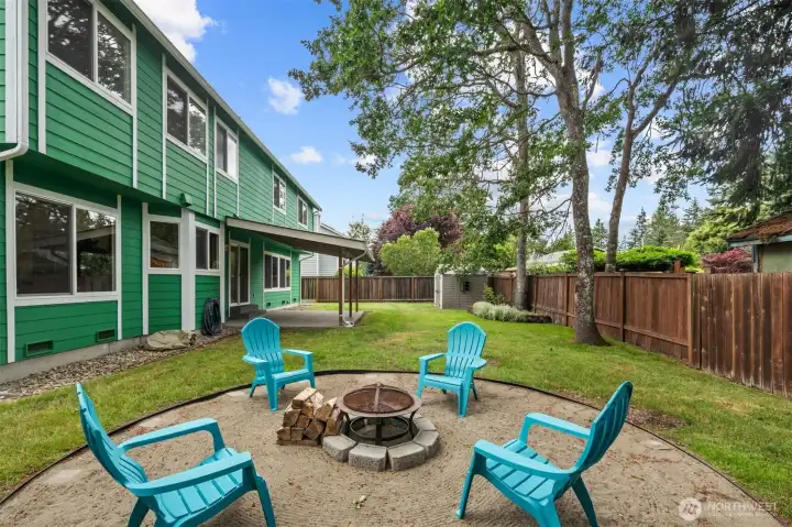 It's time for s'mores! This sand area can be a firepit or is a great spot to add an above ground pool.