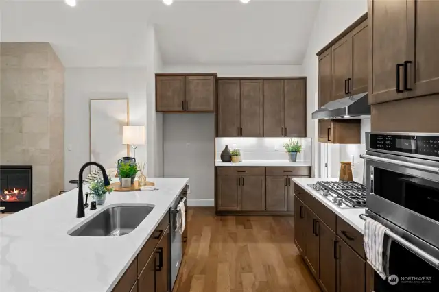 Kitchen with plenty of storage
