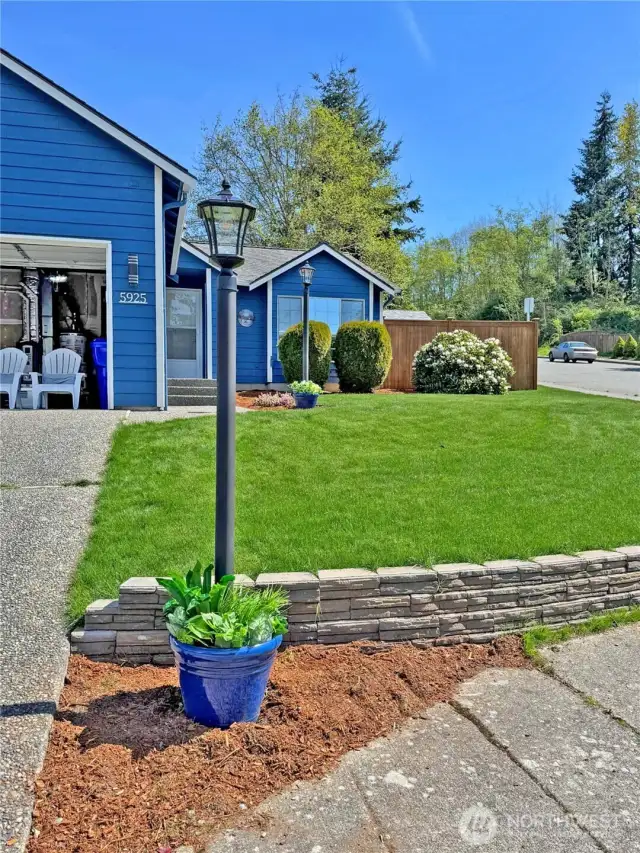 Sweetheart of a home! Welcoming and bright!