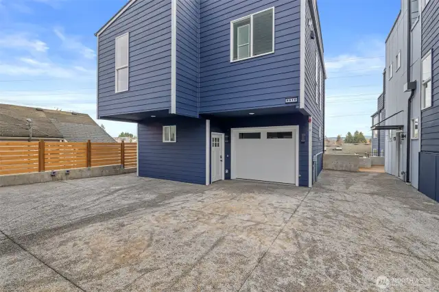 This home showcases the architectural design and high-quality finishes you can expect in the newly constructed residence at 8608 & 8610 42nd Ave S, Seattle, WA 98118, built by the same builder.