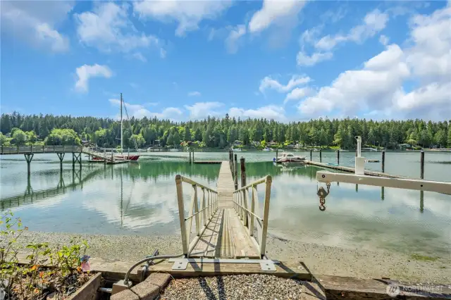 Deep water dock moorage on Manzanita Bay, west facing, 175’ x 32’ w/7’+- draft, 32’ finger pier to tie up a yacht. 50’ power had been moored here.