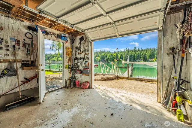 Power & water & wi-fi to end of dock. Boat Shed has wifi, power and built-in shelving and storage, comes with a beverage refrigerator.