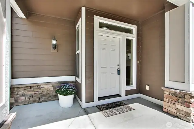 Sit back and relax on your porch at 621 24th Ave SW, taking in the peaceful surroundings of LaGrande Station. Enjoy the fresh Puyallup air as you sip your morning coffee or unwind after a long day. With friendly neighbors and a welcoming community, it’s easy to feel right at home. This is more than just a house—it’s your place to truly settle in and enjoy life.