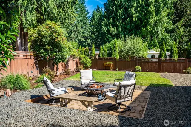 Outdoor firepit