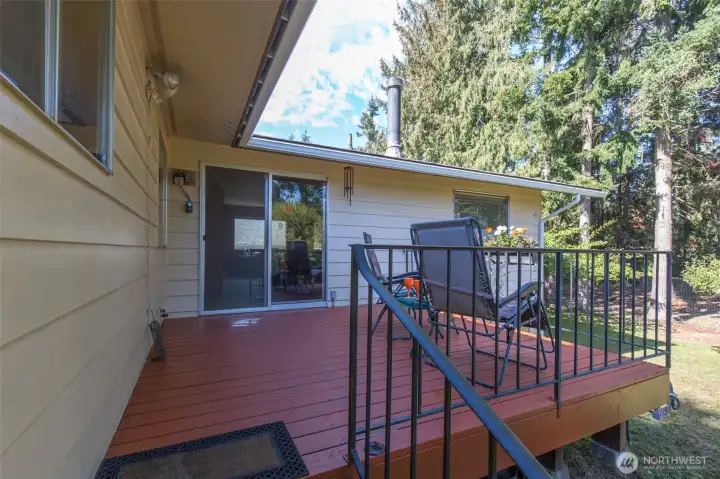 Deck for relaxing