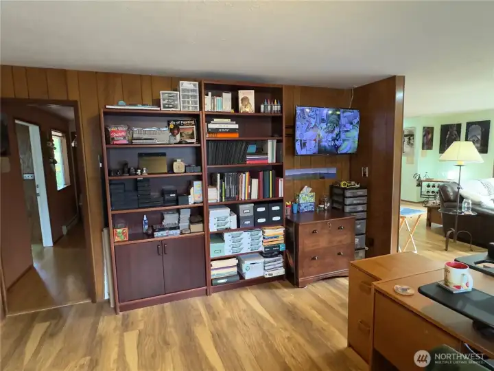 Office or Dining area 2