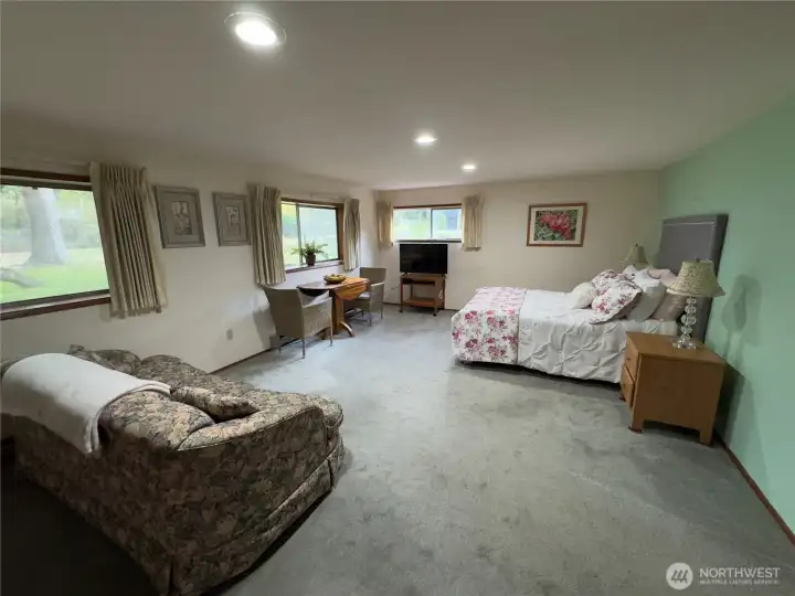 Lower level apartment w/wall of closets