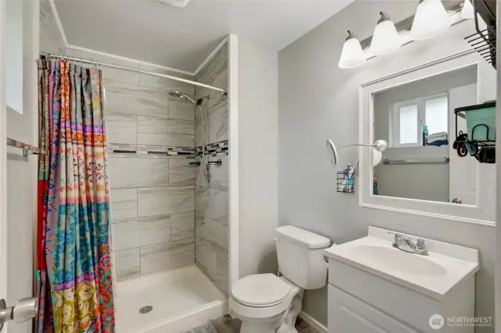 Ensuite Bathroom with tiled Shower