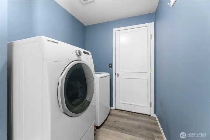 washer and dryer stay