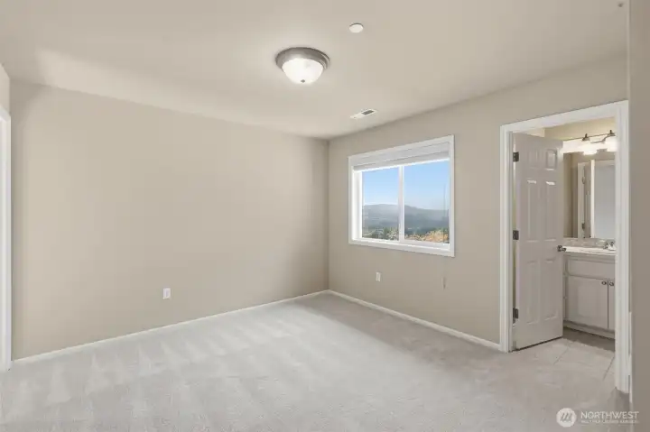 Ensuite bedroom upper level
