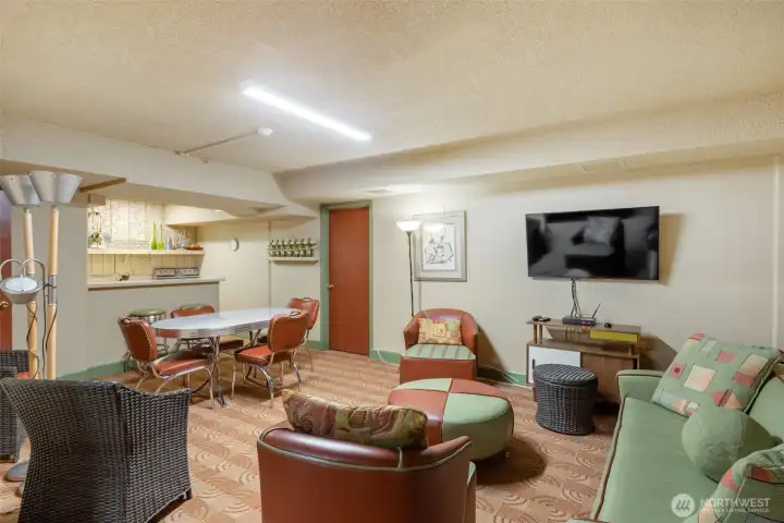 Game room/Lounge.