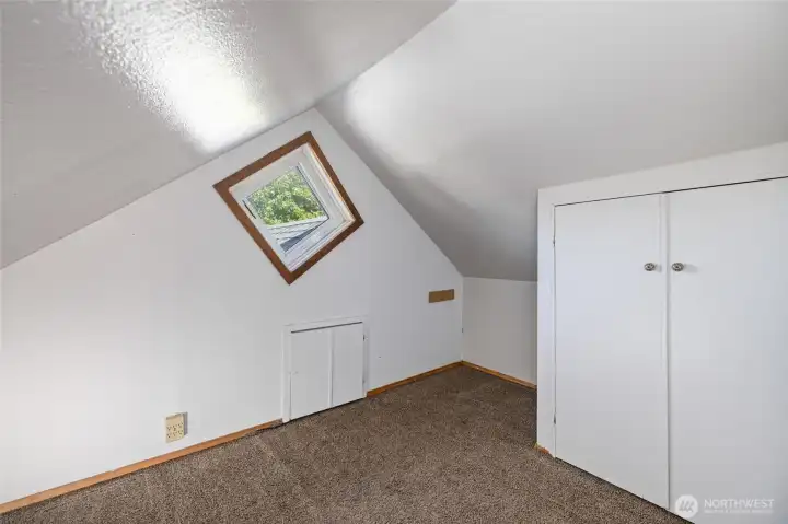 2nd upper level bedroom