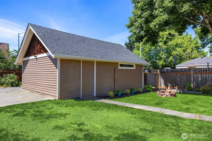 Detached 2 Car Garage