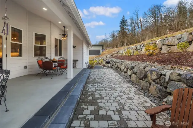 Covered & private back patio
