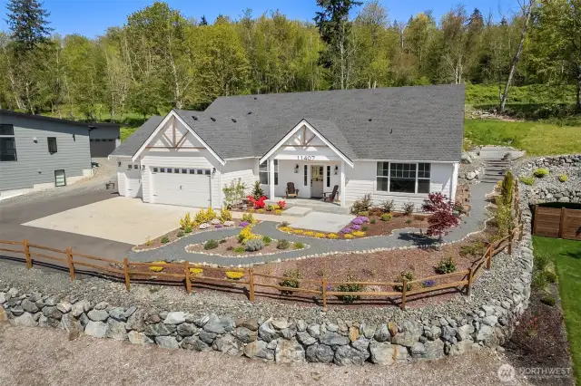 Large lot with little maintenance