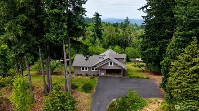 Whether you love hands-on gardening or prefer a more natural, low-maintenance setting, this property offers the perfect blend of both—tailor it to suit your lifestyle.