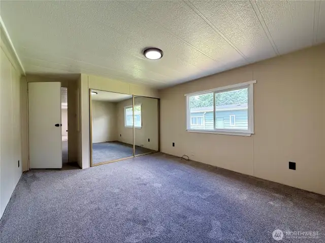 More of the primary bedroom.