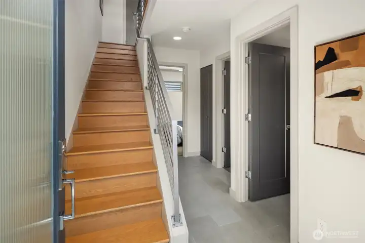 his Way to Modern Living! Your Capitol Hill retreat awaits.