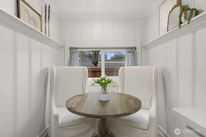 Adorable breakfast nook