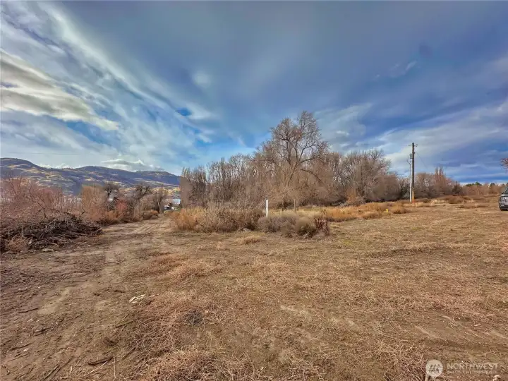 Lower property access to old homesite area