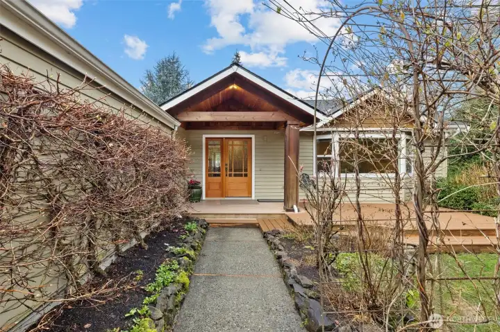 Welcome home as you approach 403 Slater St S. Kirkland WA, 98033