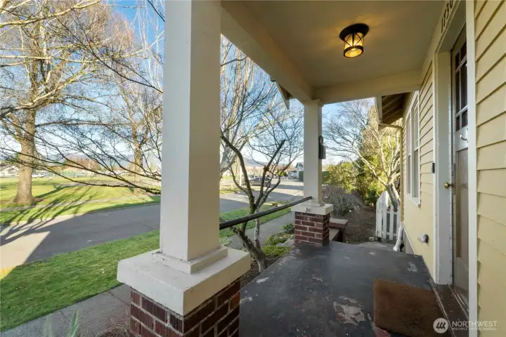 Beautiful neighborhood with no neighbors across the street!