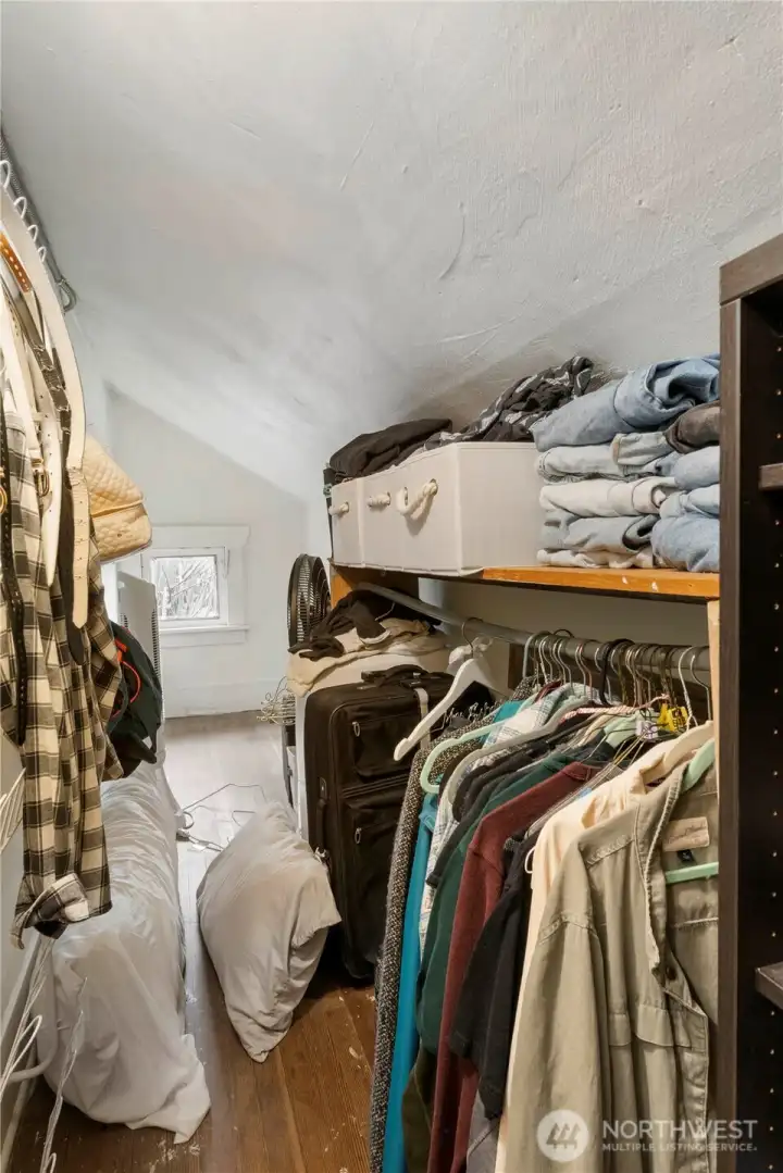 Walk in closet with even more space!