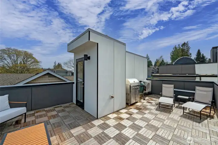 Barbecue Hook-Up - Room for all your outdoor furniture