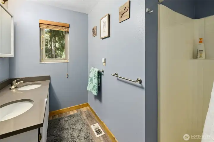 3/4 bath with double sinks- Upstairs