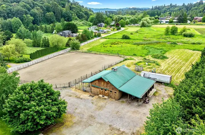 120' x 210' roping arena and barn