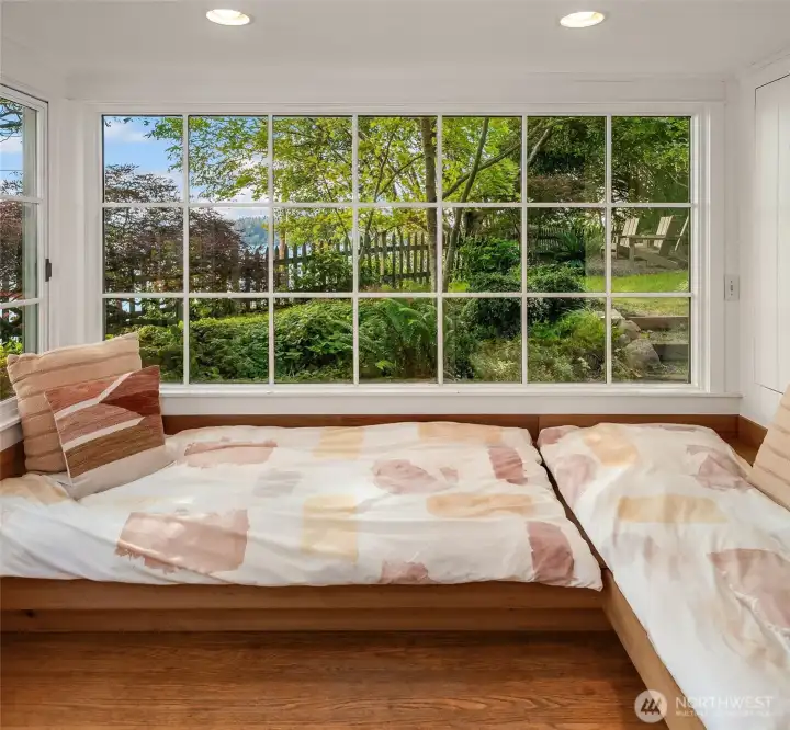 Extra sleeping space, or your own private reading nook, sits right off the living room. Extra sleeping space, or your own private reading nook, sits right off the living room.