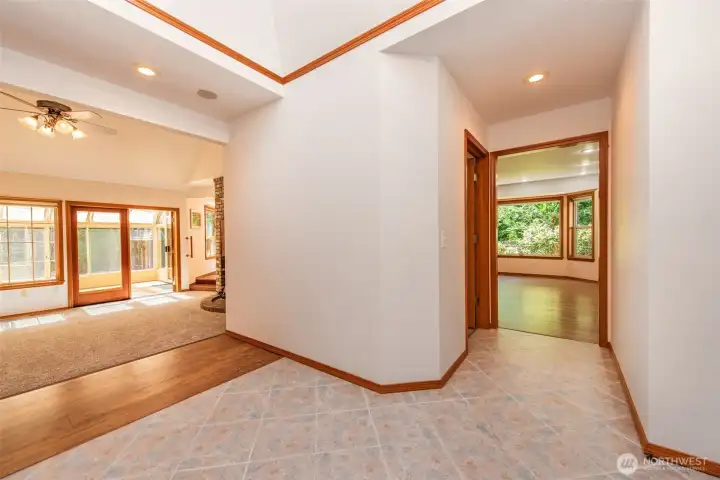 Spacious entrance