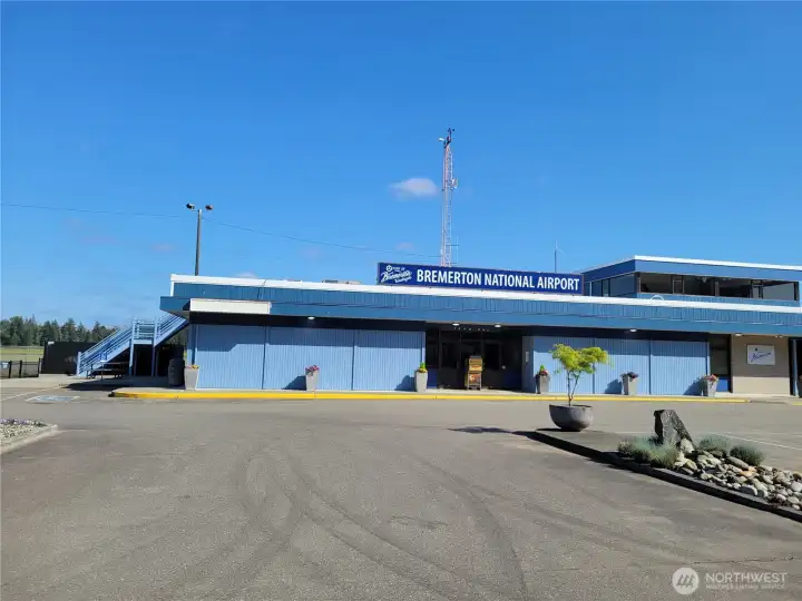 Nearby Airport
