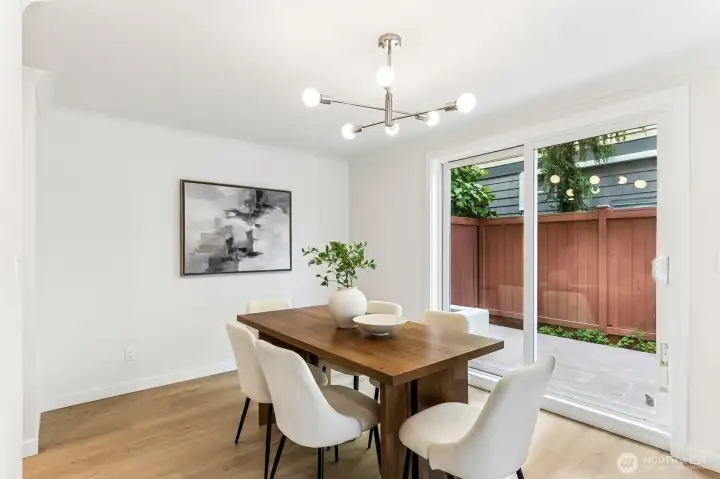 Second patio off dining area, perfect for alfresco meals! Second patio off dining area, perfect for alfresco meals!