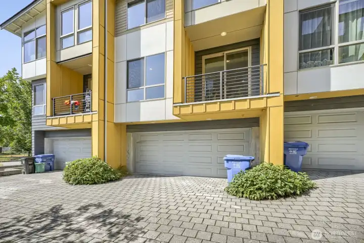 Large, 2 car garage