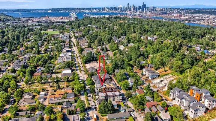 10 Minutes from Seattle and the beach